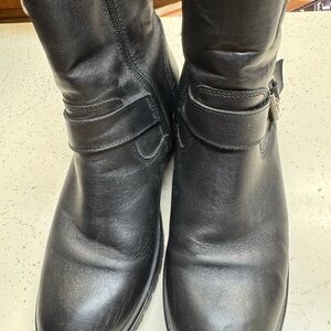 Steve Madden Black Leather Ankle Booties
